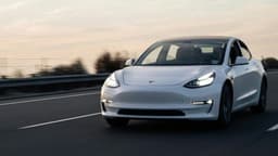 Vandalismo Contra a Tesla: Protesto ou Crime?