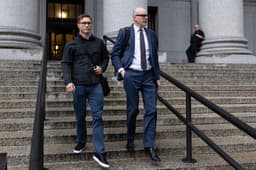 Roman Storm em julgamento federal por conspiração de lavagem de dinheiro de $1 bilhão com criptomoedas. Legenda da imagem. Reprodução: Business Insider