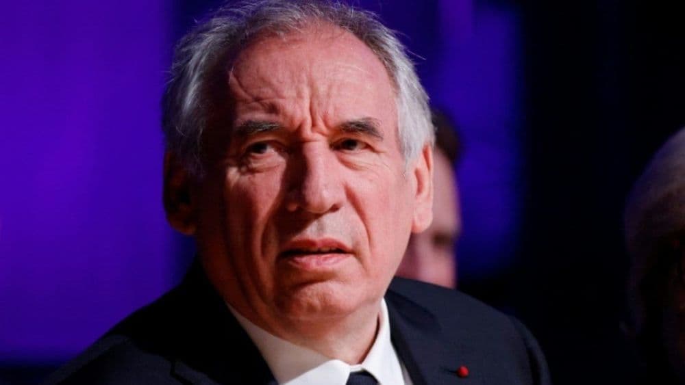 François Bayrou será ouvido por comissão sobre acusações de agressões em escolas. Reprodução: AFP