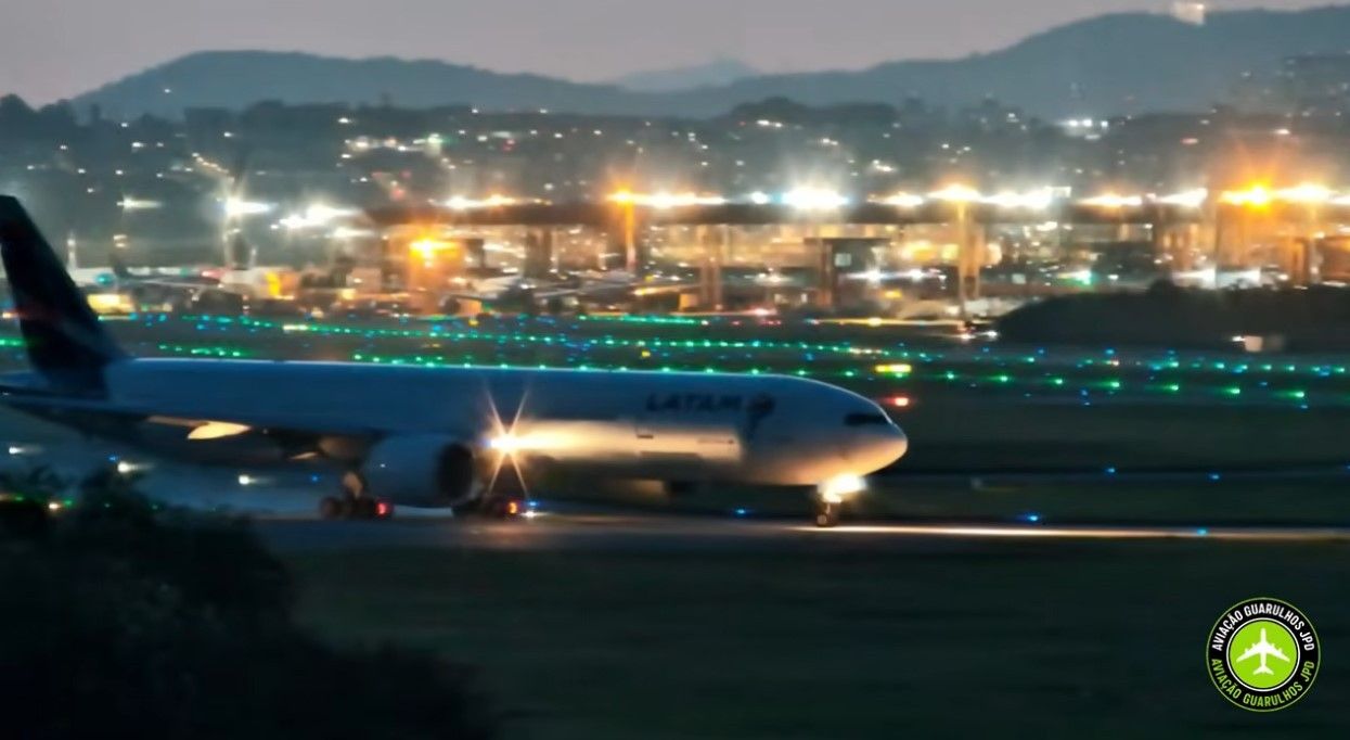 Especialistas explicam como funciona a decisão de abortar uma decolagem.. Reprodução: G1