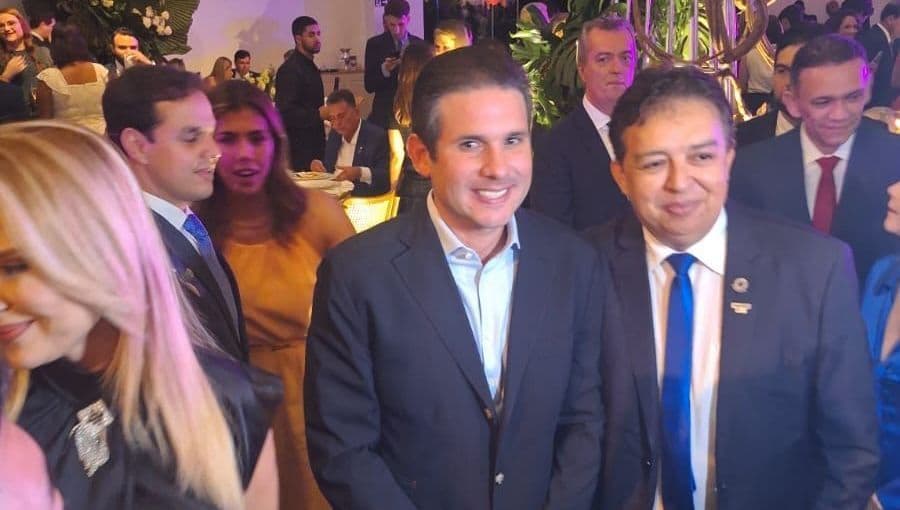 Festa de Hugo Motta celebra vitória com forró e política