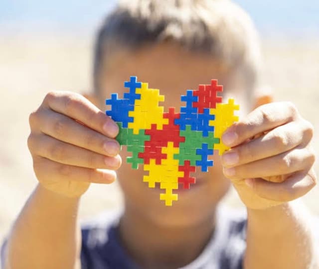 Cresce o número de jovens e adultos diagnosticados com Transtorno do Espectro Autista (TEA). Legenda da imagem. Reprodução: Globo