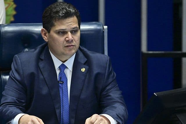 Alcolumbre Critica declaração de Plínio Valério sobre Marina Silva