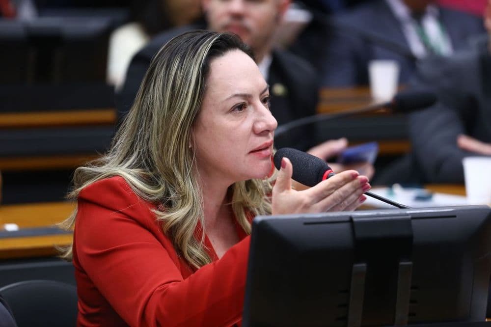 Internação de Adriana Accorsi: Herpes Zóster Surpreende a Política