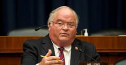 Casa Branca Aumenta Poder com Lealistas de Trump na OPM