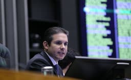 Presidente da Casa ressalta a importância da responsabilidade no cargo em meio à pressão da oposição. Reprodução: CNN Brasil