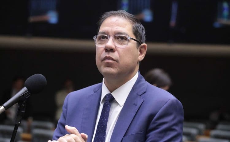 Côrtes não autoriza impeachment de Lula sem Motta