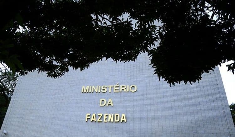 Crescimento global moderado e queda da inflação em 2025