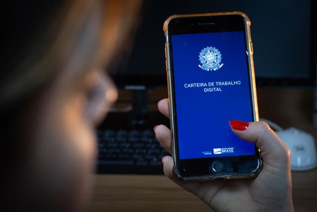 Taxa de desemprego no Brasil chega a 6,5%