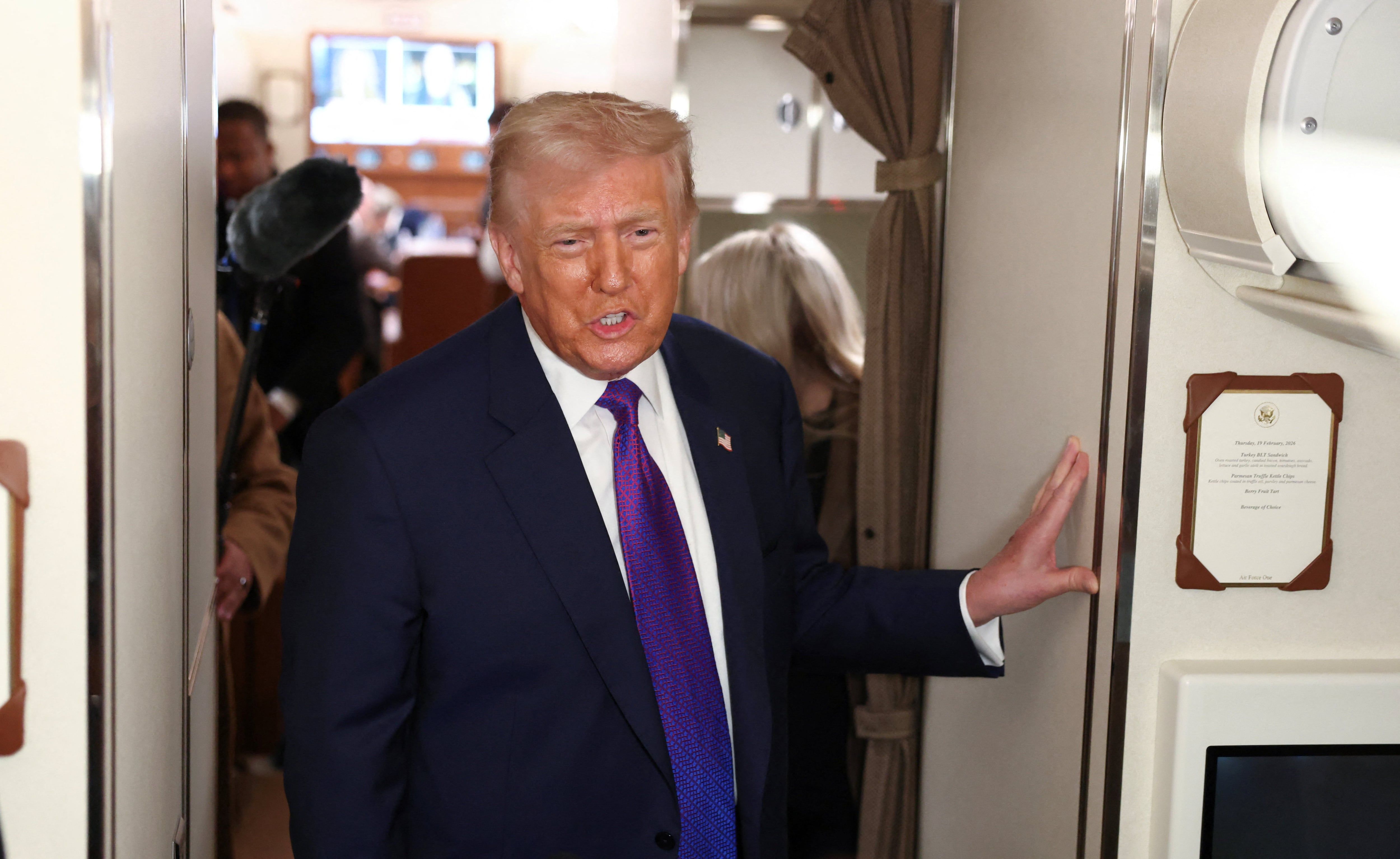 Trump diz que desclassificará informações sobre vida extraterrestre e OVNIs.. Reprodução: Elpais