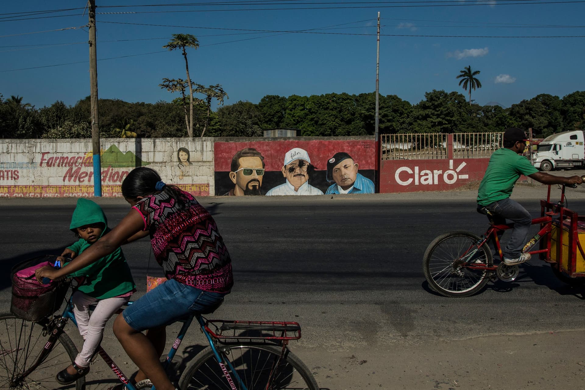 Governo da Nicarágua reduz limite de velocidade nas rodovias de 100 km/h para 50 km/h, gerando críticas. Reprodução: Globo