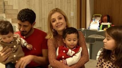 Andreza e Camila celebram seu primeiro Dia das Mães com o filho Beni. Reprodução: Globo