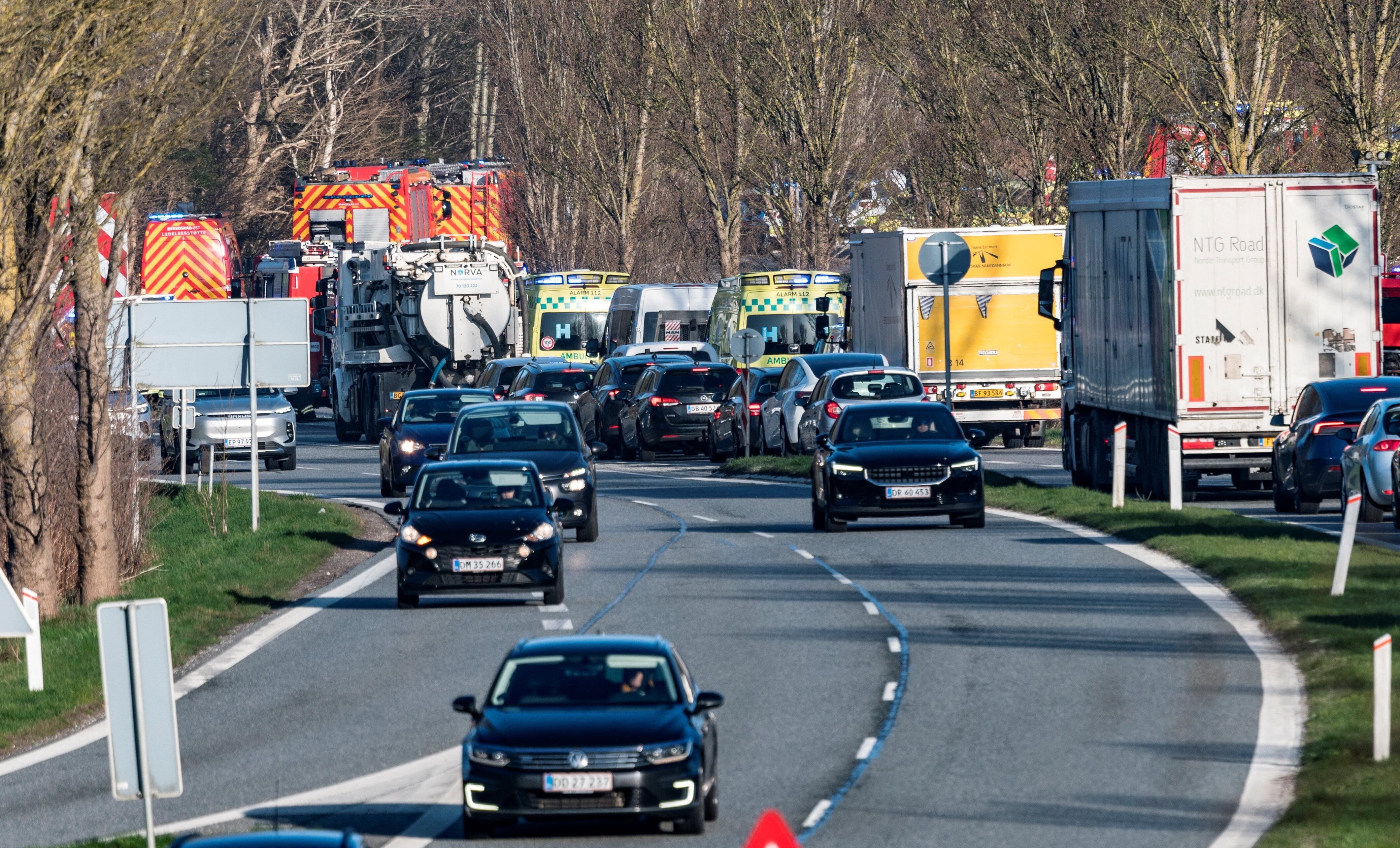Vários feridos após colisão entre dois trens na Dinamarca. Reprodução: Elpais