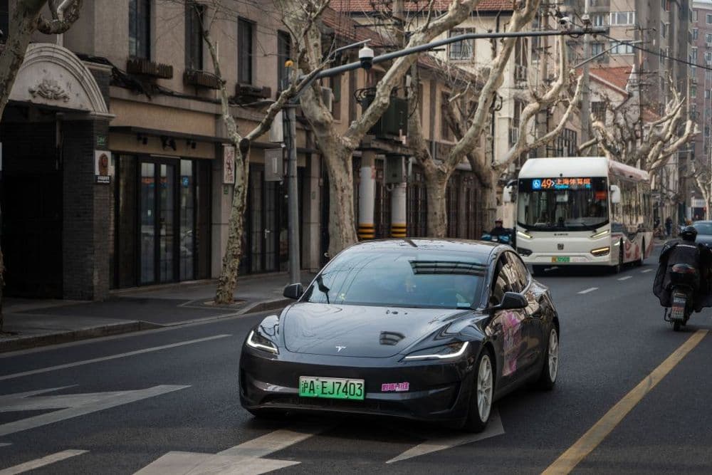 Funcionários da Tesla testam o novo serviço de transporte autônomo em Austin e na Bay Area. Reprodução: TechCrunch
