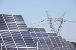 Data Centers Apostas em Energia Solar e Desafios Futuro