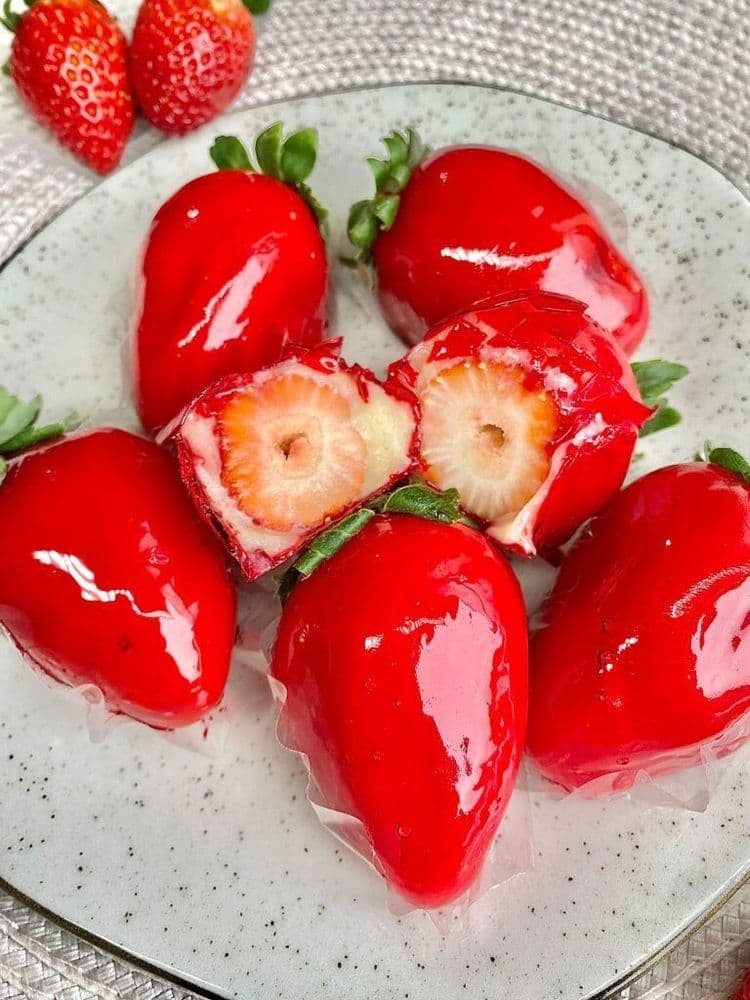 Morangos do amor: uma tendência que resgata a esperança e revive negócios de confeiteiras. Reprodução: Eufêmea