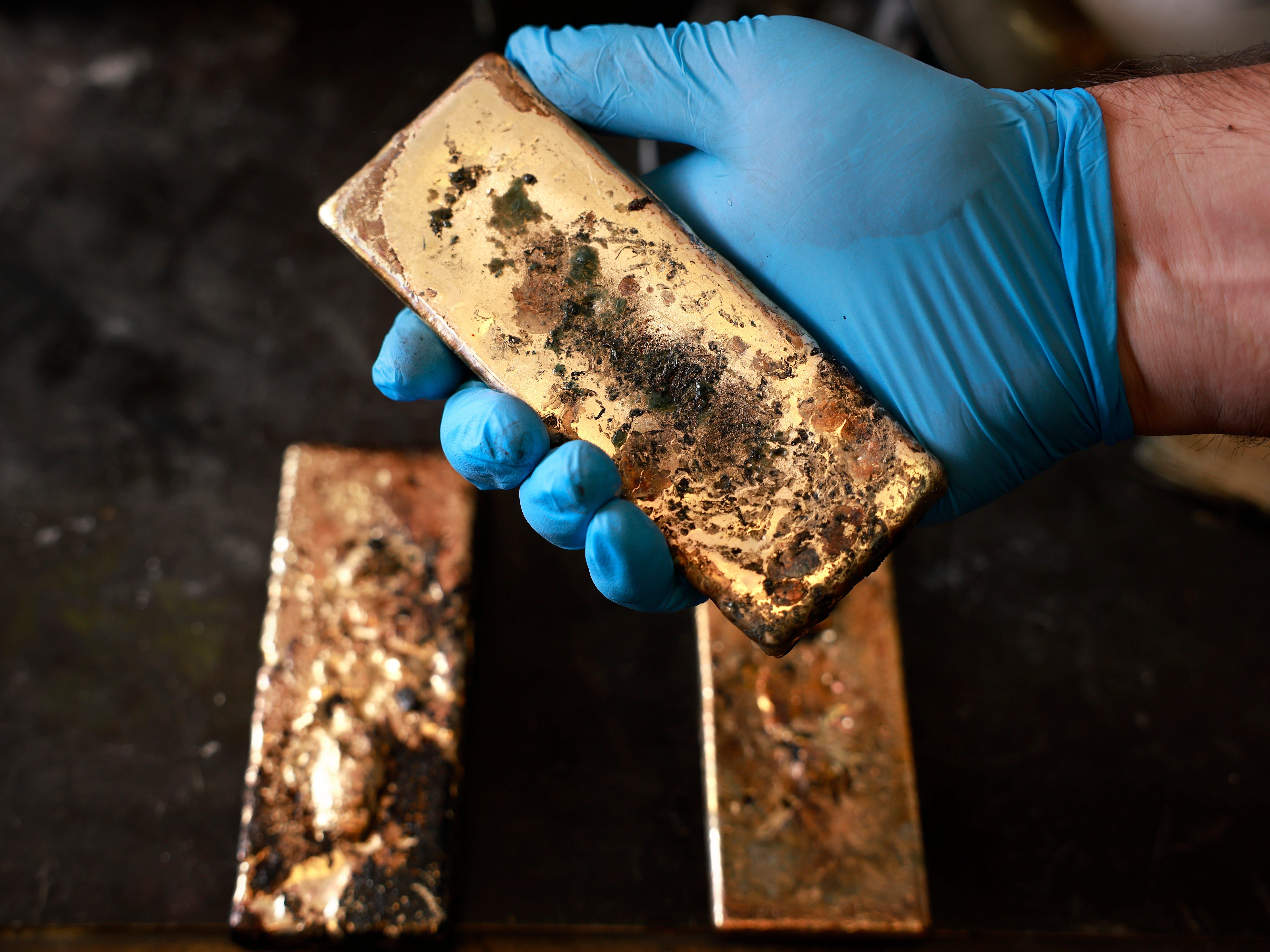 Ouro: um dos maiores compradores fica de lado, mira retorno ao mercado.. Reprodução: Businessinsider