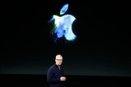 Apple CEO Tim Cook discute questões sobre tarifas, mas não revela detalhes sobre preços. Reprodução: TechCrunch