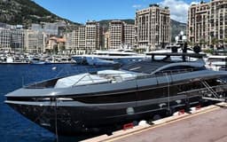 Iate de 12 milhões de euros de Max Verstappen ancorado em Monte Carlo. Reprodução: AutoMotorSport