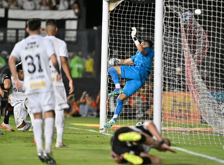 Santos Estreia Mal na Série A Com Erros Defensivos