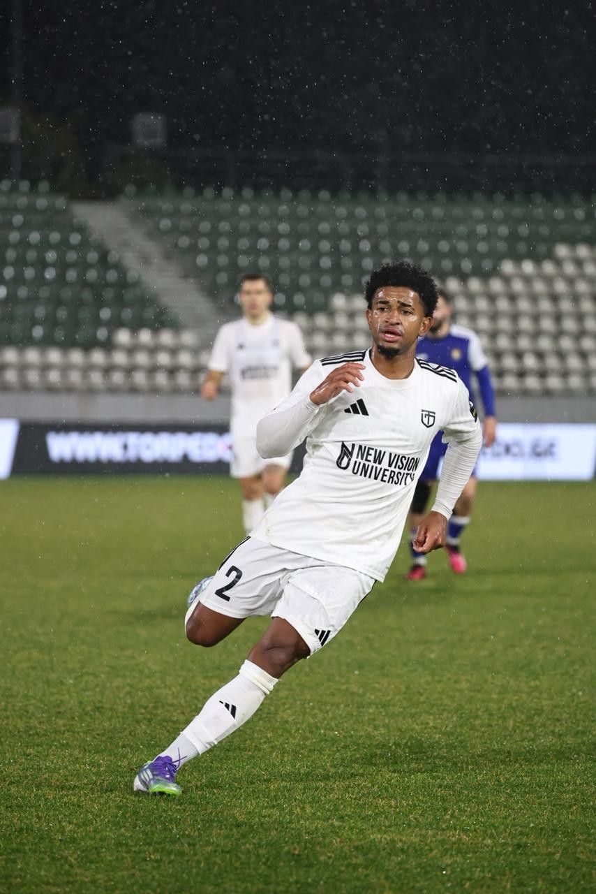 Lembra dele? Warley, ex-Botafogo, supera marca da carreira e atinge 36,82 km/h em jogo na Geórgia - Foto: Globo Esporte