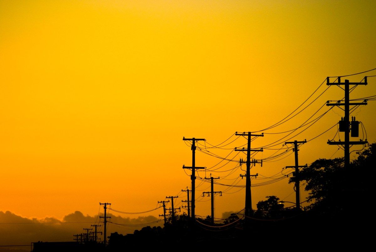 Aumento de 76% nos preços de energia na maior rede elétrica dos EUA levanta preocupações