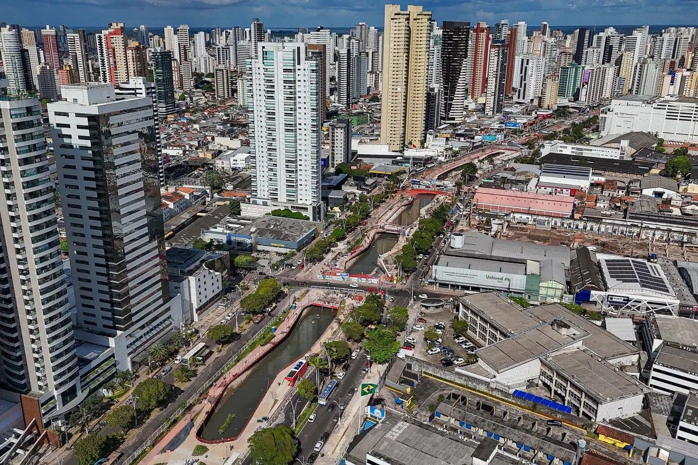 Construção do Parque Linear da Doca, em Belém, a menos de 100 dias da COP30. Reprodução: Globo