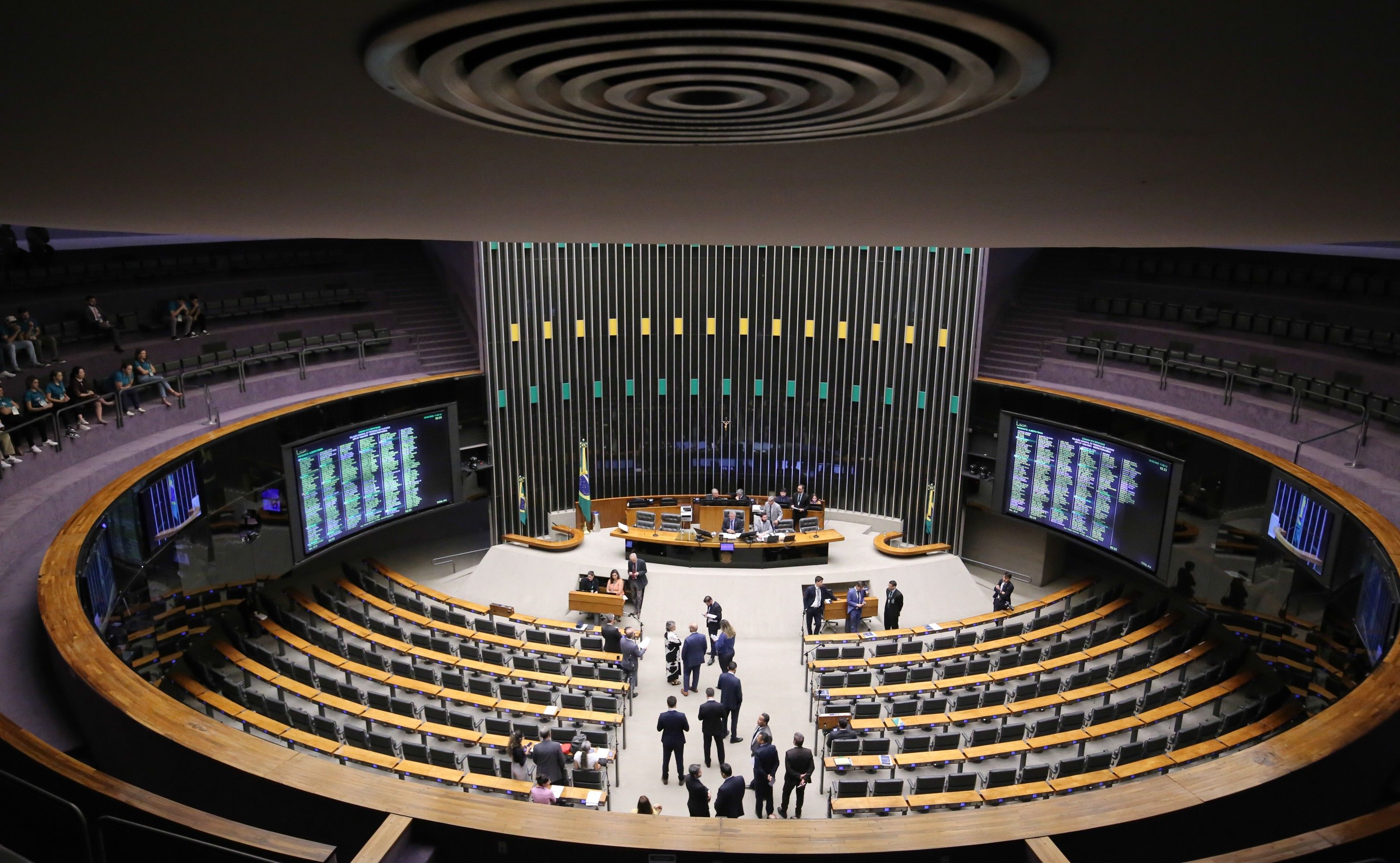 Discussão sobre cláusula de desempenho deve impactar as eleições de 2026. Reprodução: G1