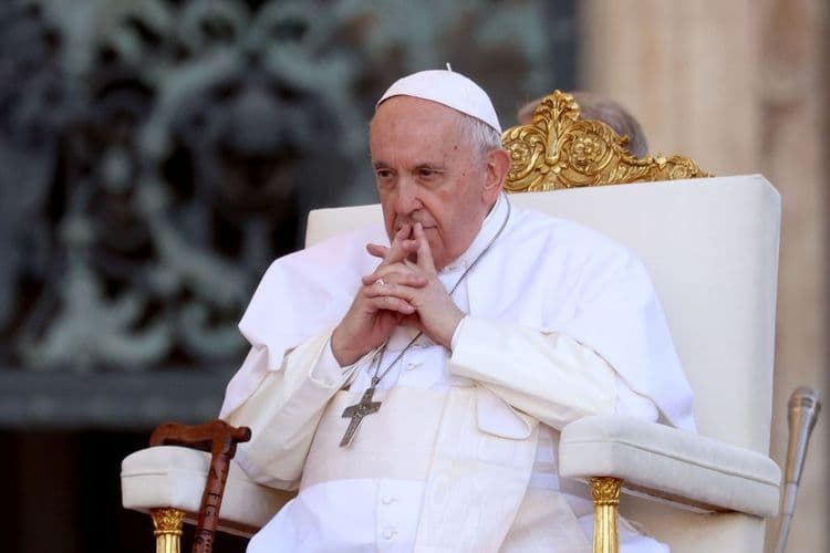 Papa Francisco enfrenta crise financeira no Vaticano