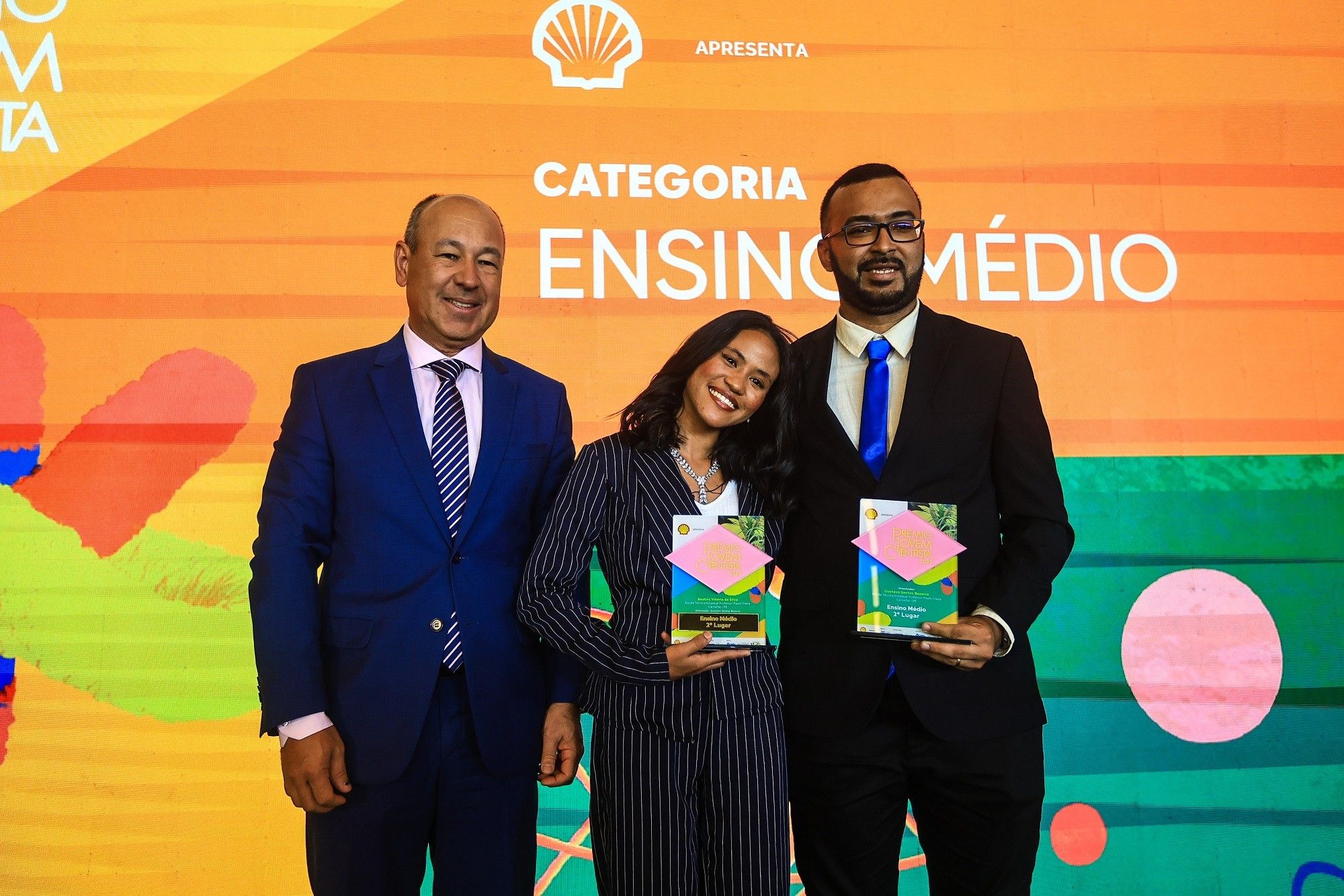 Cerimônia de entrega do 31º Jovem Cientista mostra projeto de casca de fruta para preservar o solo, 2º lugar.. Reprodução: Oglobo