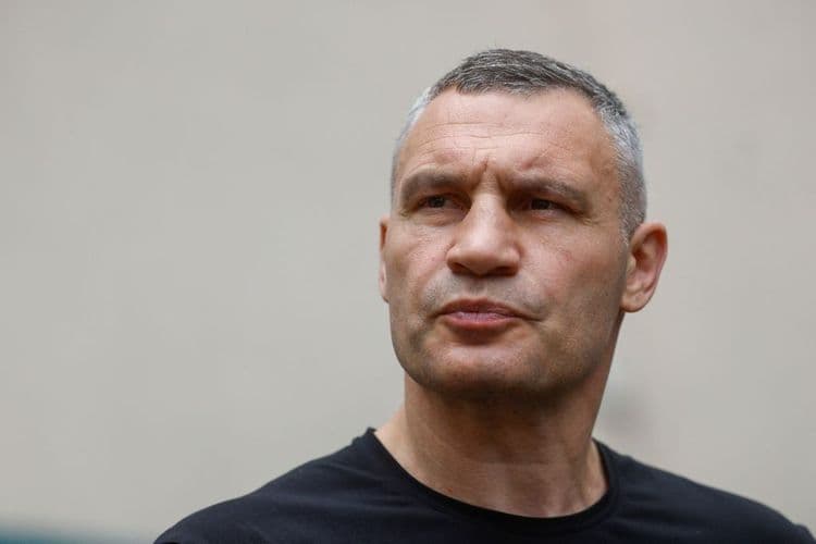 Ataques aéreos russos atingem Kiev, alerta prefeito