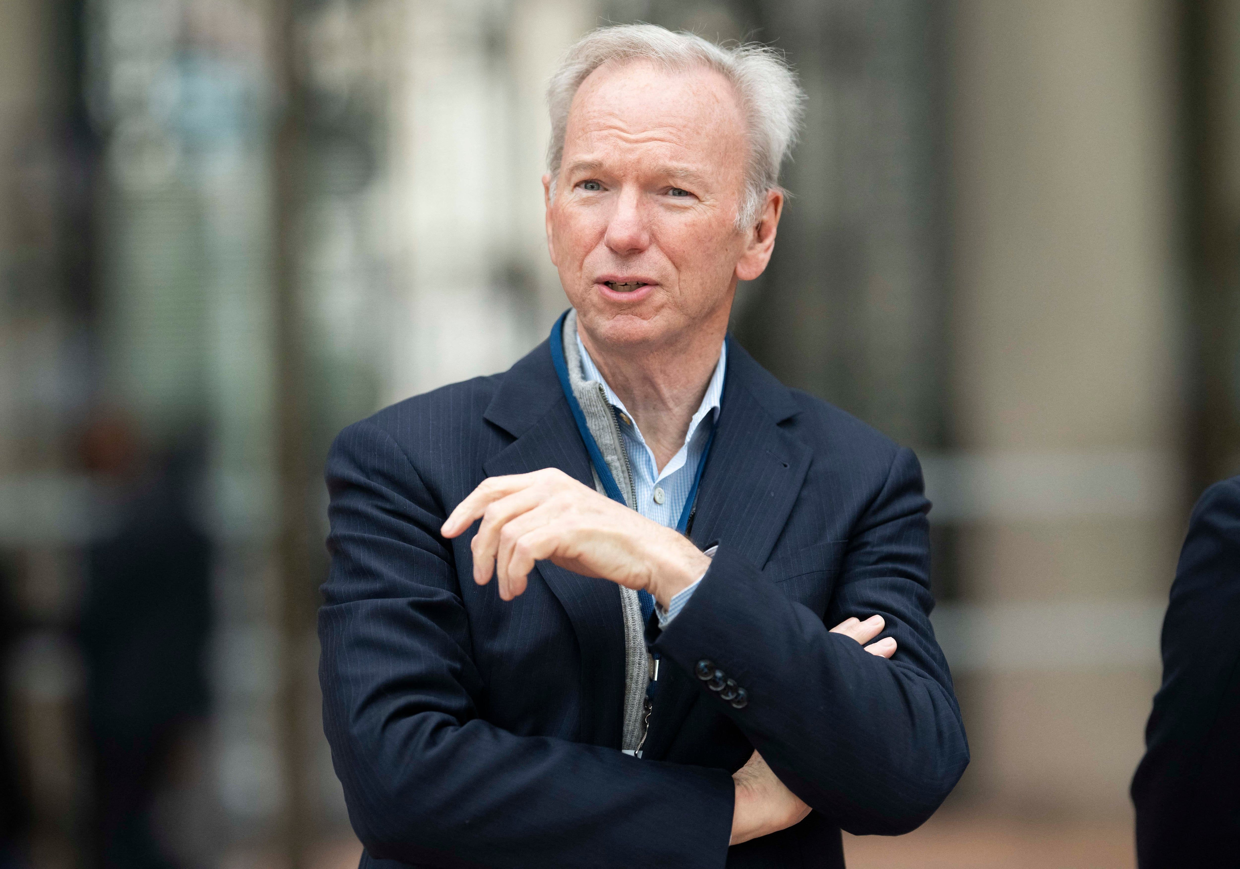 [Eric Schmidt alerta: Europa não tem estratégia de IA e pode depender de modelos chineses]. Reprodução: Elpais