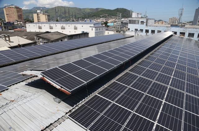 Painéis solares impulsionam geração distribuída, ajudando a evitar apagão. Reprodução: Marcos Madureira
