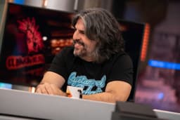 José Juan Vaquero e Goyo Jiménez promovem o filme 'Sujétame el cubata' no El Hormiguero. Legenda da imagem. Reprodução: Retorno do item 11