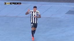 Jogadores do Botafogo comemoram a vitória sobre a Universidad de Chile que garantiu classificação na Libertadores. Reprodução: Globo