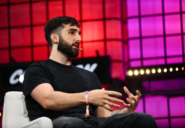 Aidan Gomez, CEO da Cohere, é novo membro do conselho da Rivian. Reprodução: TechCrunch