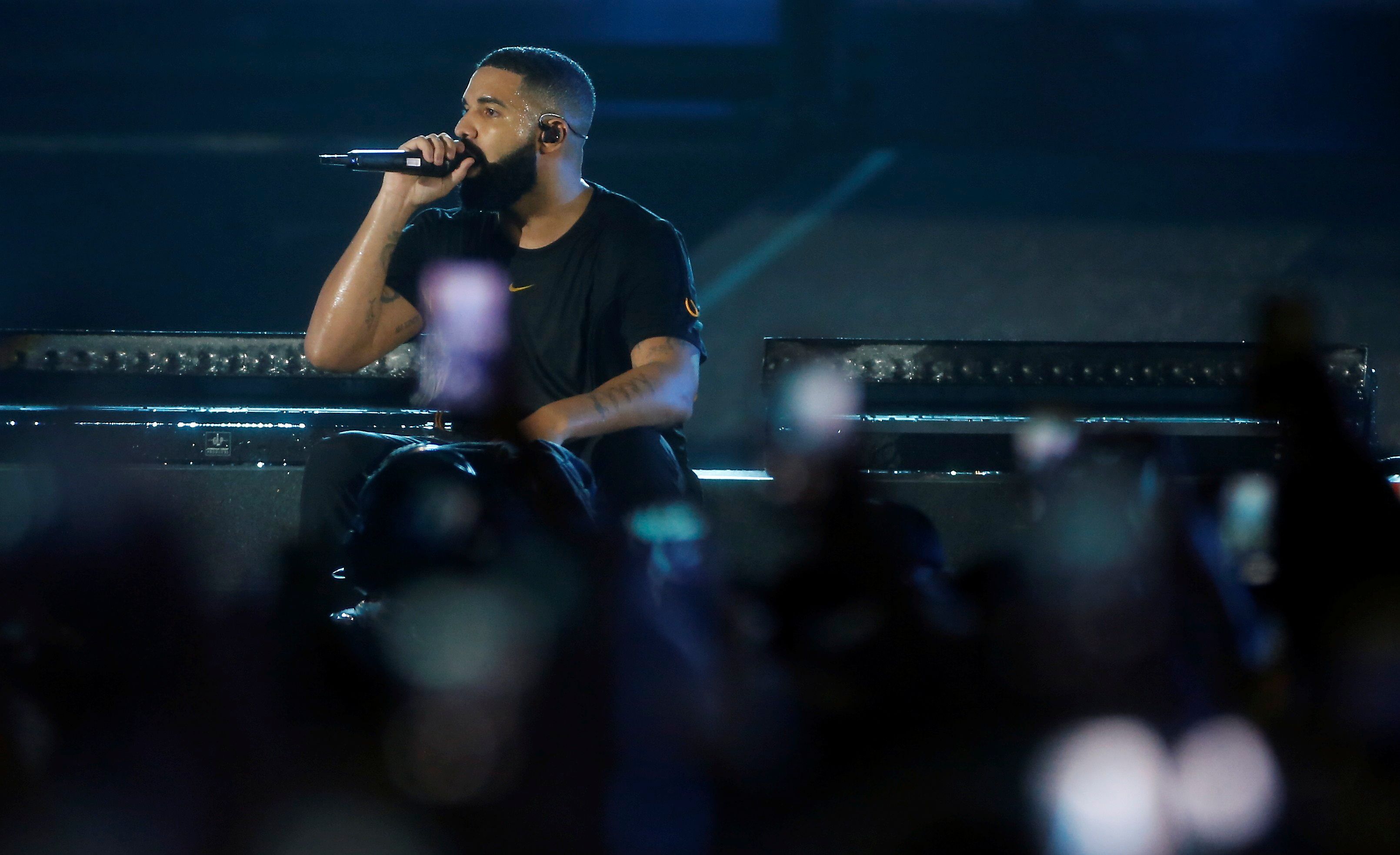 Drake lança 43 músicas de uma só vez, atacando nomes como Kendrick Lamar, Jay-Z e LeBron James
