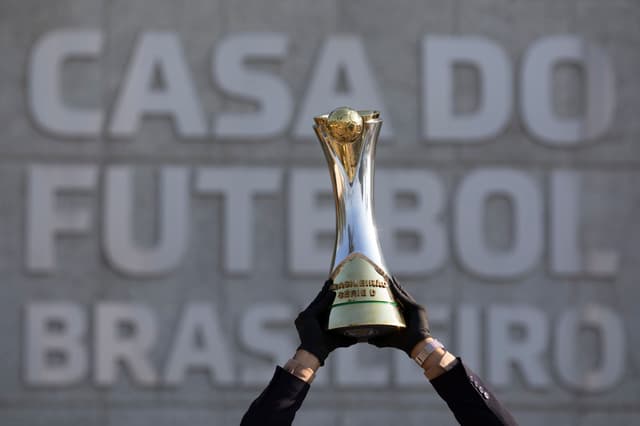 Competições de futebol adiadas para 19 e 20 de abril devido a laudos técnicos pendentes. Reprodução: Globo