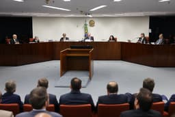 Defesa de ex-assessor de Bolsonaro busca afastar ministros em julgamento sobre golpe. Reprodução: Globo