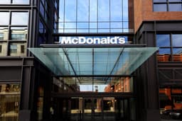 McDonald's destaca a importância do retorno dos Snack Wraps para atraírem consumidores de baixa renda. Reprodução: Business Insider