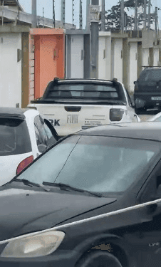 Moradores da Rua do Peixe protestam contra falta de água em Maceió. Reprodução: Redação