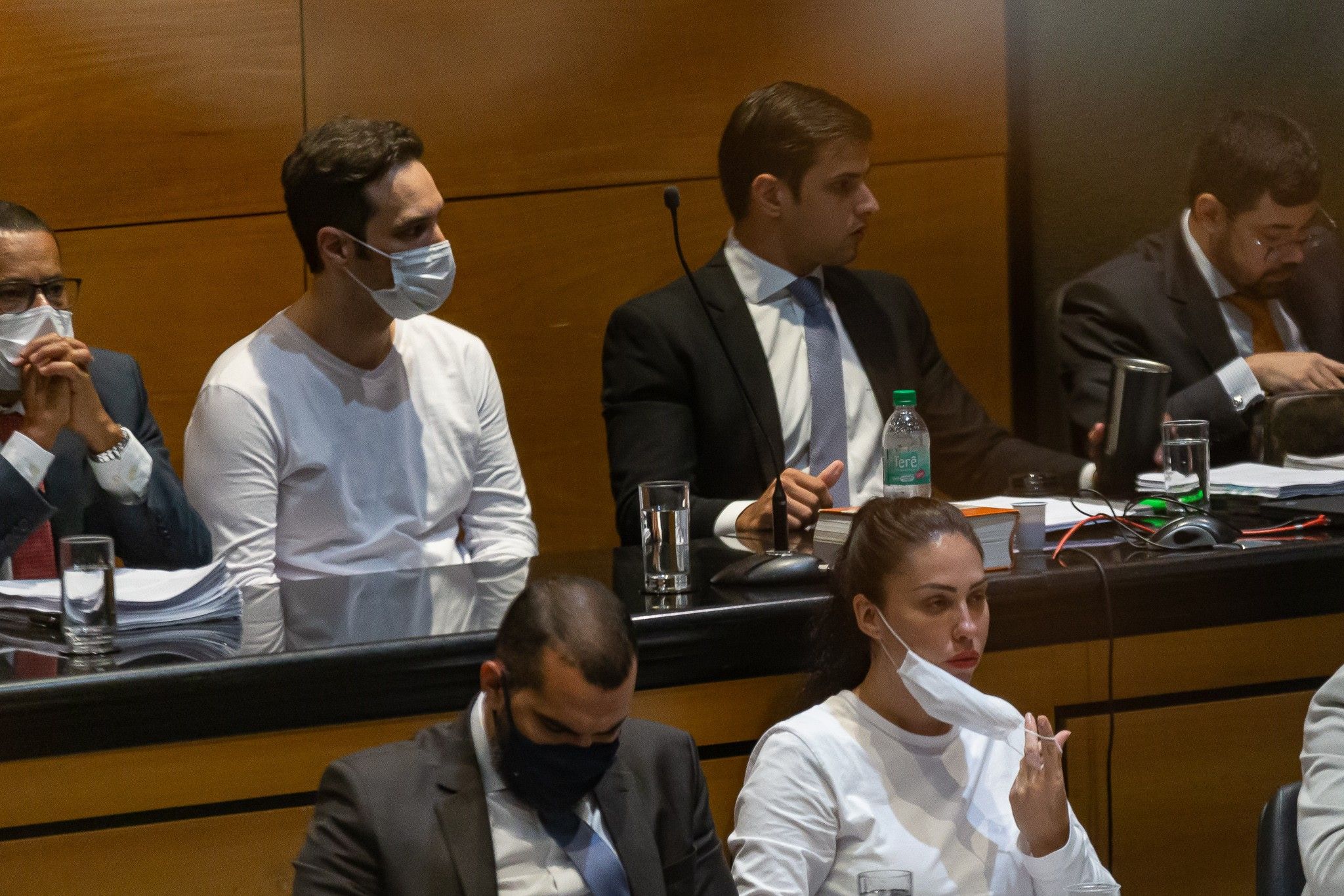 Defesas de Jairinho e Monique no caso Henry Borel, com foco em provas contestadas e pressão sobre testemunhas. Reprodução: G1