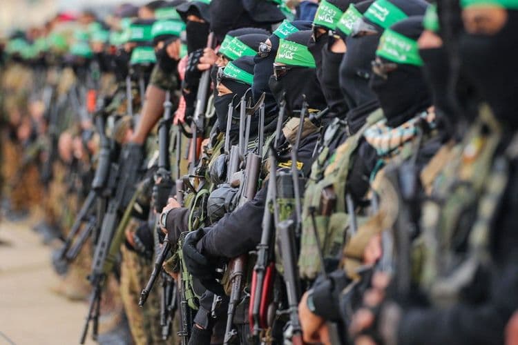 Hamas adia entrega de reféns e responde a Trump