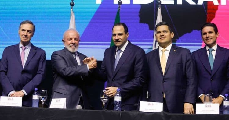 Lula Advocates Social Media Regulation at OAB Ceremony