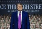 Donald Trump se dirige às tropas na base aérea de Al Udeid. Reprodução: UOL