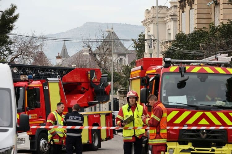 Projéteis Explosivos Atingem Consulado Russo na França