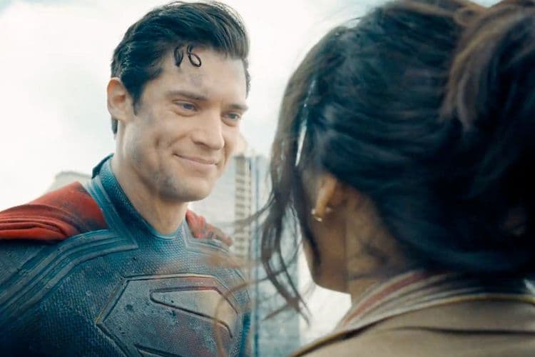 James Gunn traz o novo Superman aos cinemas neste verão.; Reprodução: Gizmodo