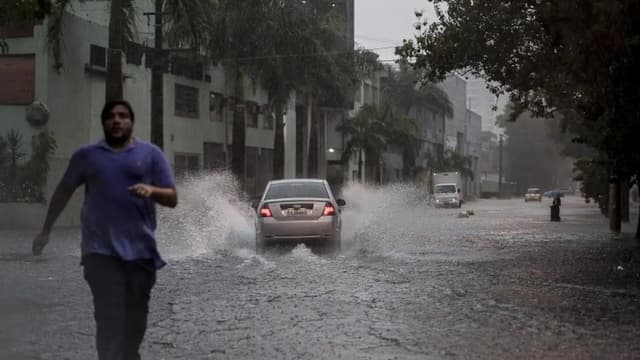Itaquera enfrenta risco elevado de deslizamentos e quedas de árvores devido ao solo encharcado. Reprodução: iG