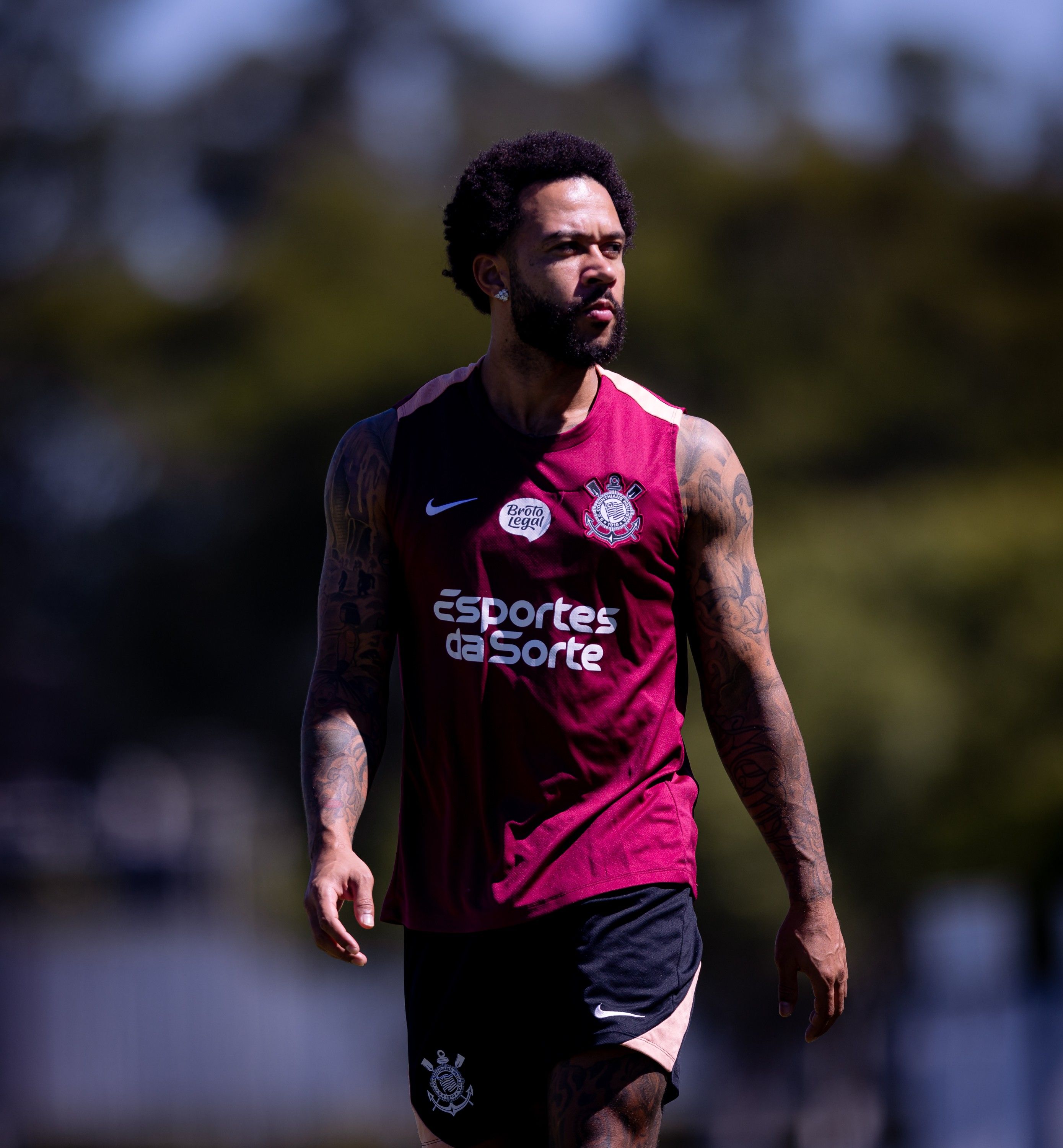 Memphis Depay aceita ajuste para renovar com o Corinthians. Reprodução: Ge