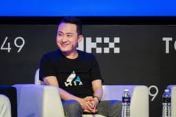 Justin Sun se envolve com os ativos digitais da família Trump. Reprodução: Gizmodo